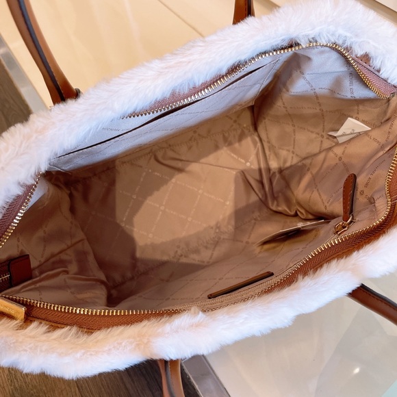 ！LAST ONE Michael Kors Avril Large Satchel - Picture 5 of 7